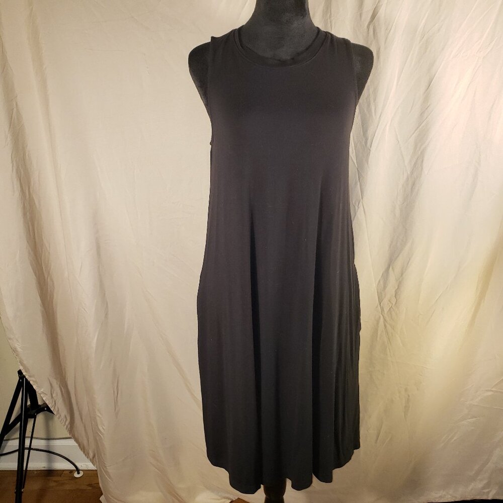 Time and Tru Black Sleeveless Swing Dress with Pockets - M